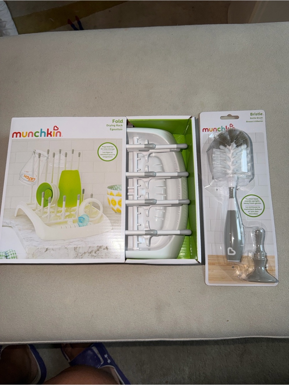 Munchkin White and Green Bottle Drying Rack with Brush Set